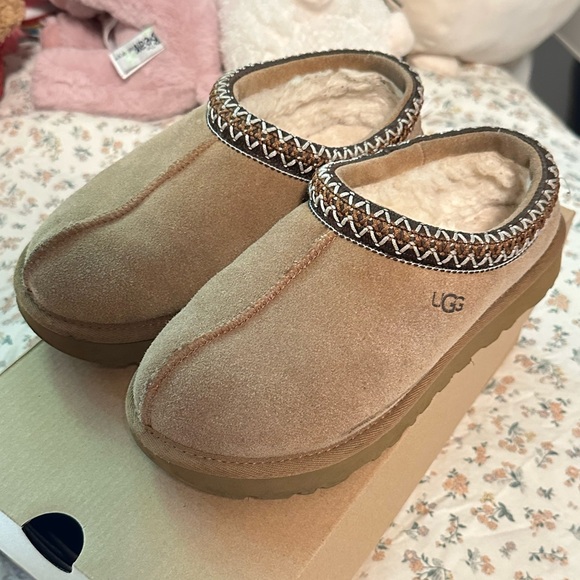 UGG Women's Chestnut Tasman Slippers - Picture 1 of 7